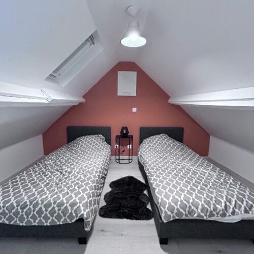 Twin bedroom
